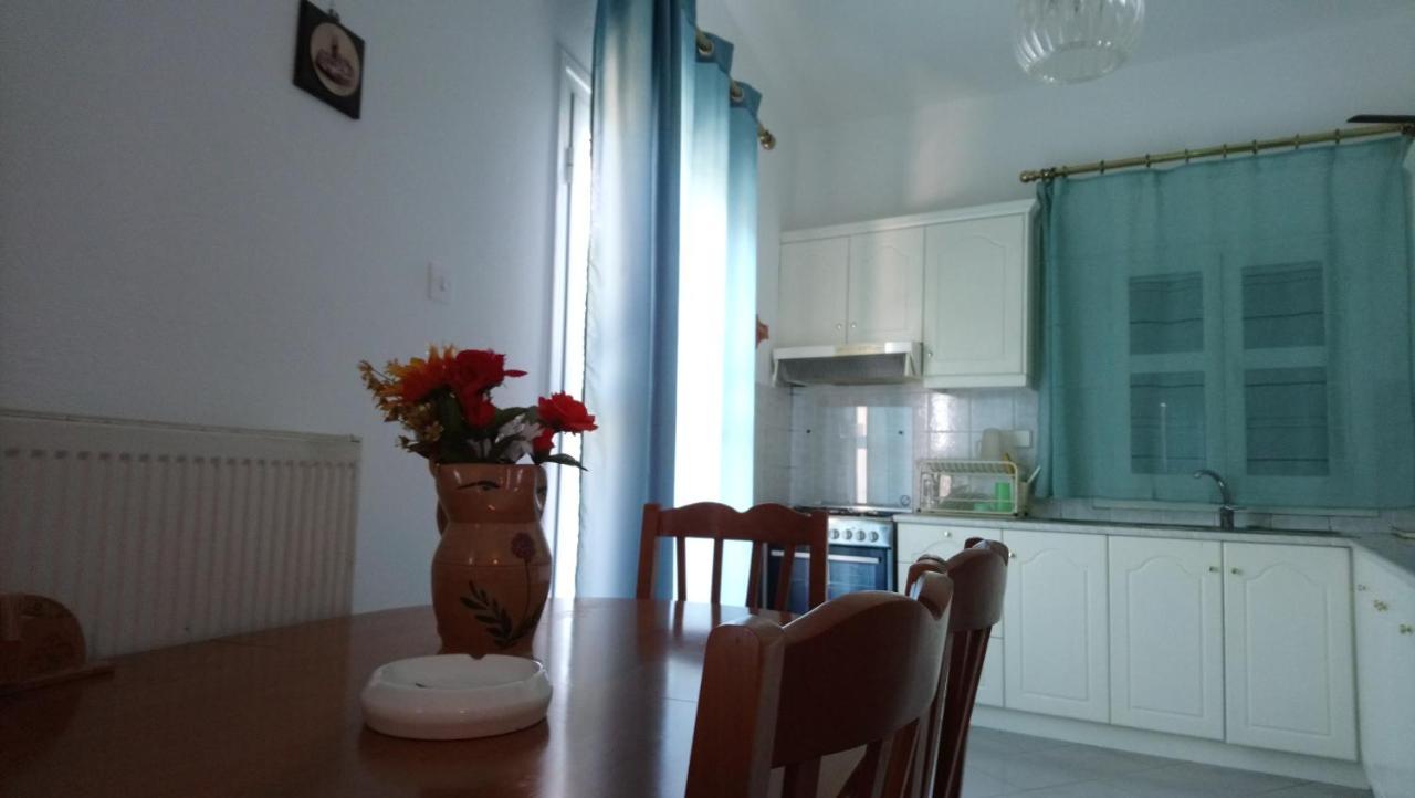 Vacation House In Stroggili Agios Ioannis Peristerion Exterior foto